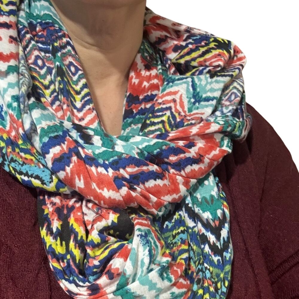 Multicolor Chevron Pattern Infinity Loop Scarf - Picture 4 of 4